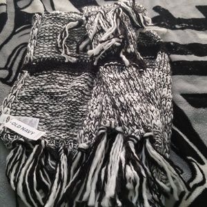 Women's scarf